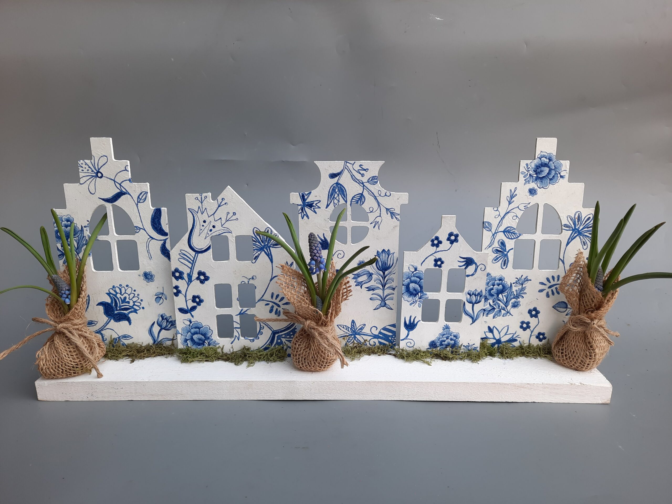 DIY pakket voorjaar huisjes met blauwe druifjes maken